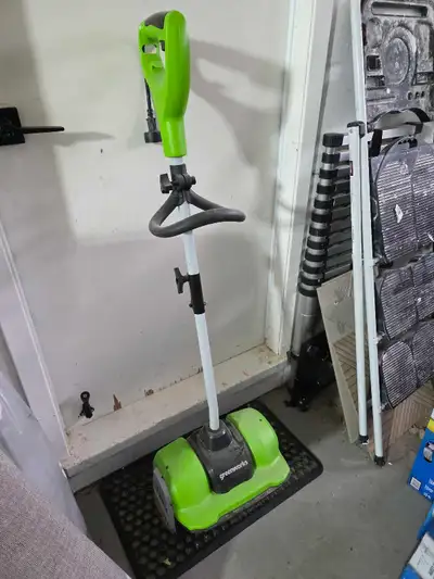 Electric snow shovel (corded), View more
