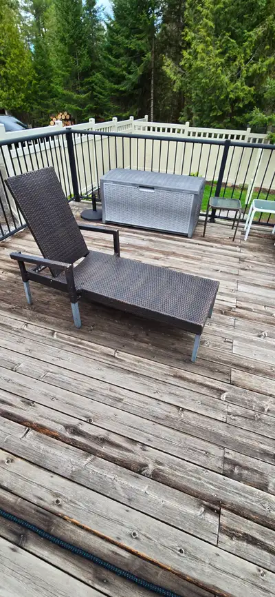 Tanning chair
