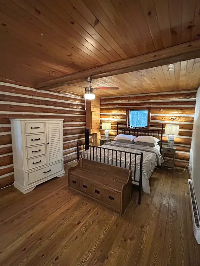 Waterfront log cottage in Ontario in Canada - Image 6