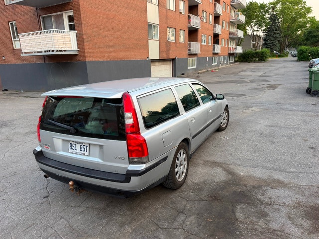 Volvo V70 2004 2.5T — photo 2