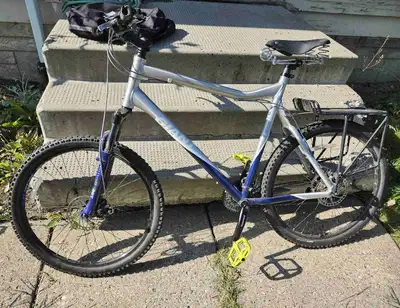 *STOLEN* GIANT Yukon 2XL, View more