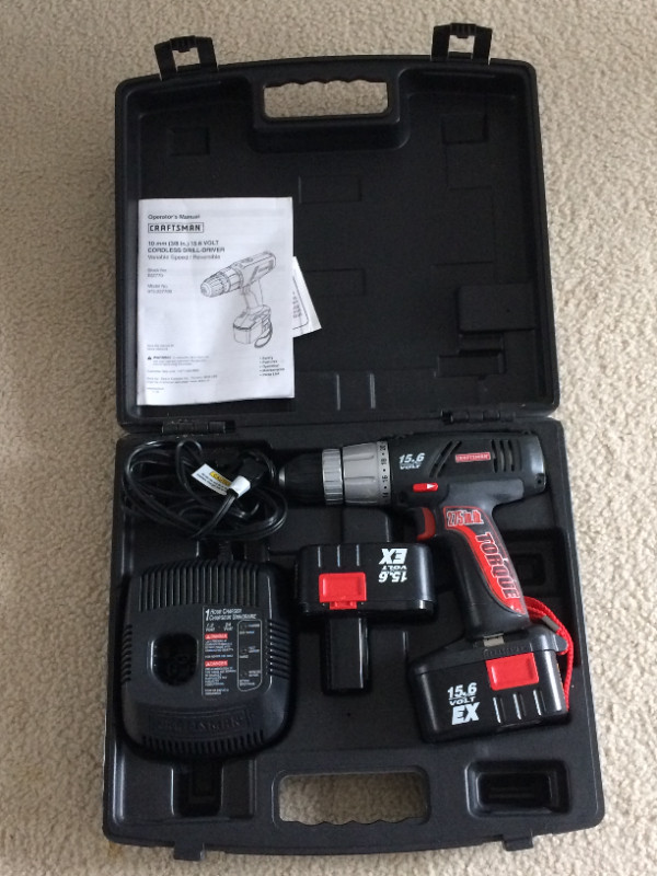 Craftsman 15.6 volt cordless drill kit dans Outils électriques  à Bedford - Image 2