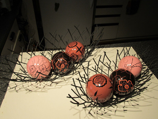 Metal art decor pieces. Baskets with decorative balls. in Arts & Collectibles in Oakville / Halton Region