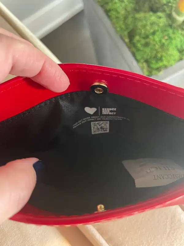 Ysl red clutch purse in Women's - Bags & Wallets in City of Toronto - Image 4