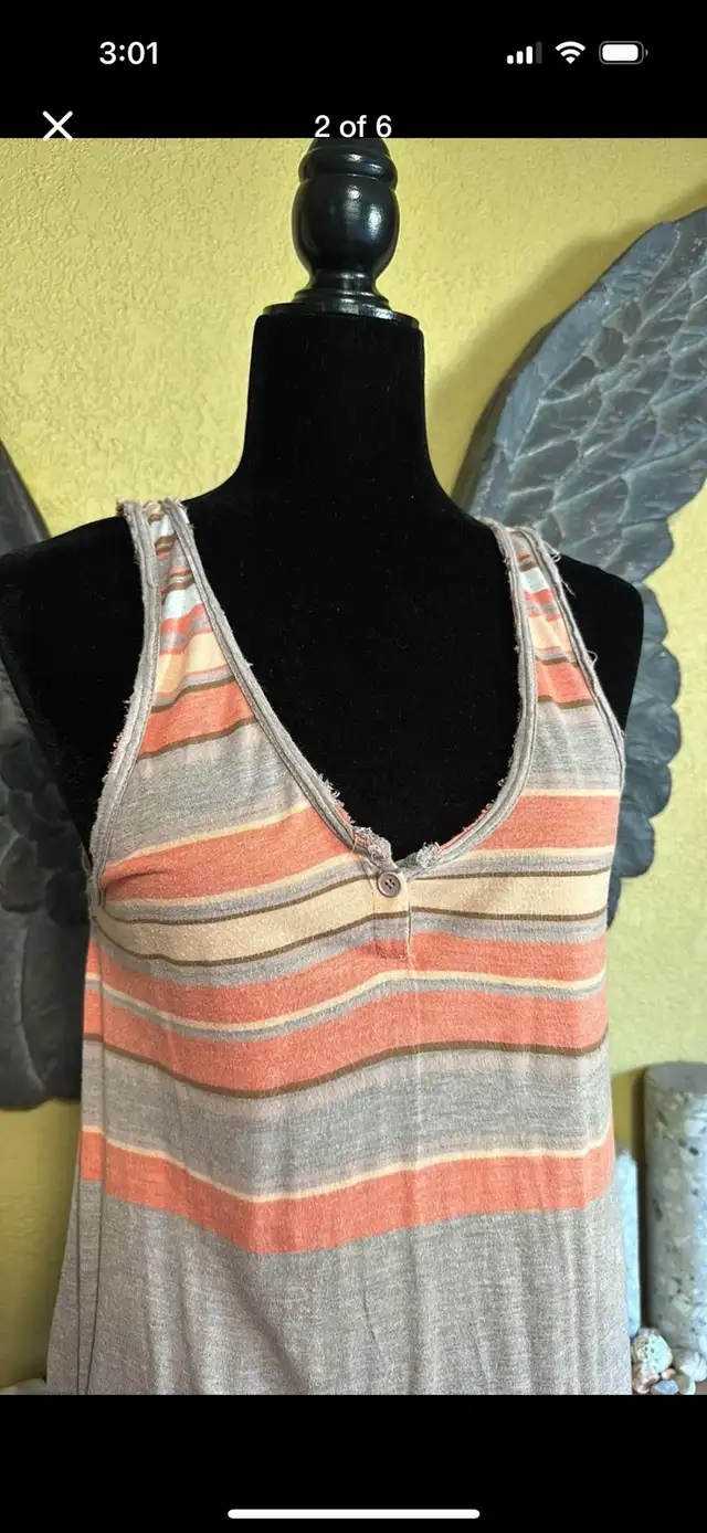 Wilfred Tank Top in Women's - Tops & Outerwear in Edmonton - Image 3
