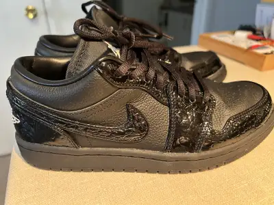 Air Jordan 1 Low SE 'Black Patent', View more