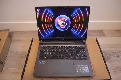 Selling MSI Vector GP68HX 13V (RTX 4080/ i9-13950HX/32GB RAM) laptop is in great condition , works w...