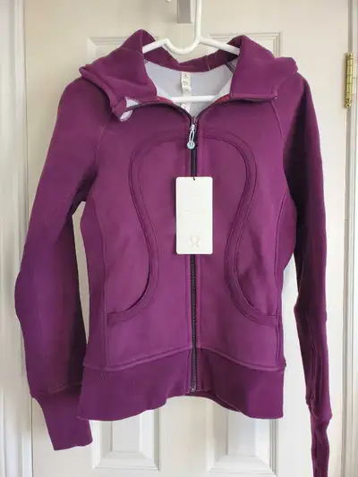LULULEMON- Scuba Hoodie size 6, View more