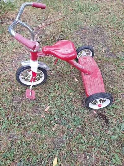 radio flyer tricycle, New condition it was rarely used my son preferred a scooter