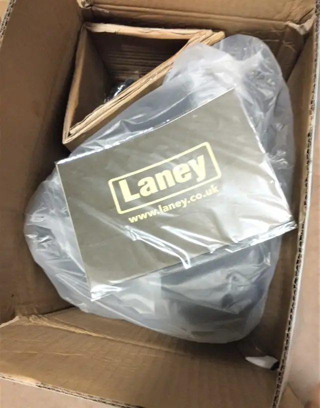Laney Audiohub Combo AH-Freestyle 5-Watt 1x8" Amplificateur port in Pianos & Keyboards in Laval / North Shore - Image 7