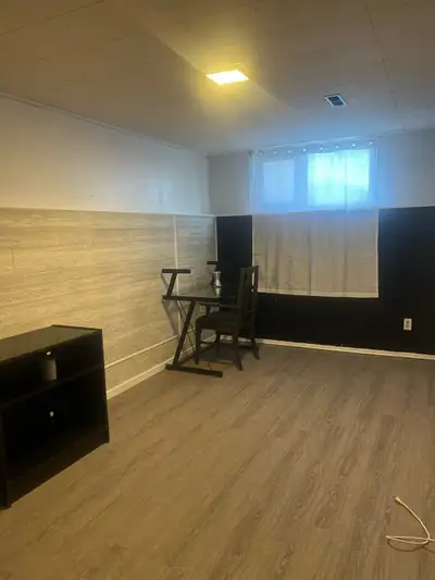 Rooms or basement suite for rent $850 or $950