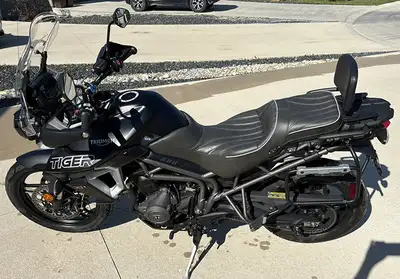 Selling my Triumph Tiger 800 XRXLRH, a versatile adventure motorcycle ready for any journey! This we...