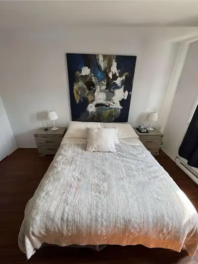 LOGEMENT À LOUER À ANJOU Logement avec de deux grandes chambres à coucher, salon, cuisine avec un be...