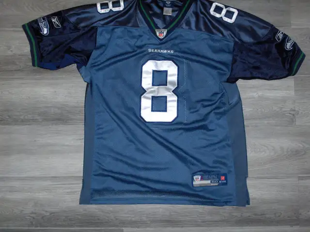SEAHAWKS #8 HASSELBECK Size 50 Jersey