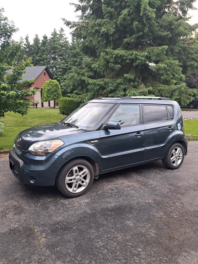 2011 Kia Soul 2.0L | Reliable | Winter & Summer Tires Included in Cars & Trucks in Hamilton - Image 3