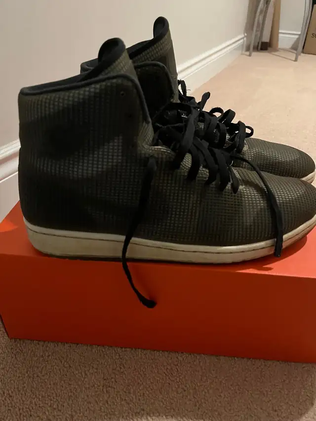 Nike Air Jordan  in Men's Shoes in Kitchener / Waterloo - Image 4