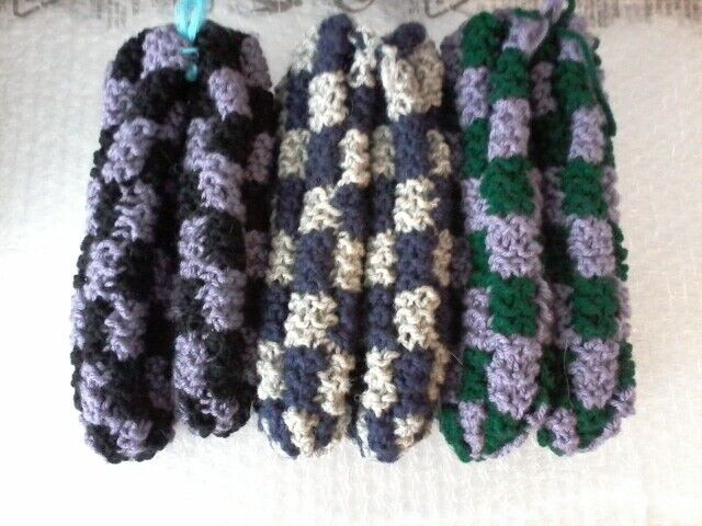 Pantoufles en laine tricot double/fait à la main #1/$13.00 pre + dans Loisirs et artisanat  à Ville de Montréal
