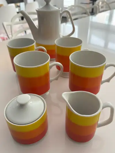 Vintage tea set Japan 1970s all 7 pieces for $25 Oakville