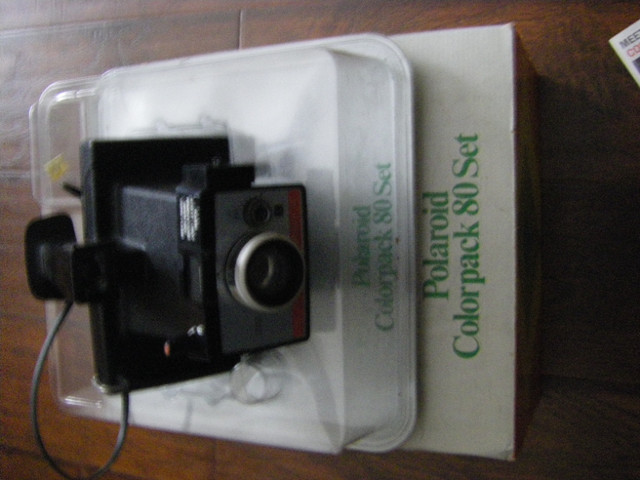 VINTAGE POLAROID COLOUR PAC 80 CAMERA IN THE BOX in Cameras & Camcorders in Kitchener / Waterloo - Image 2