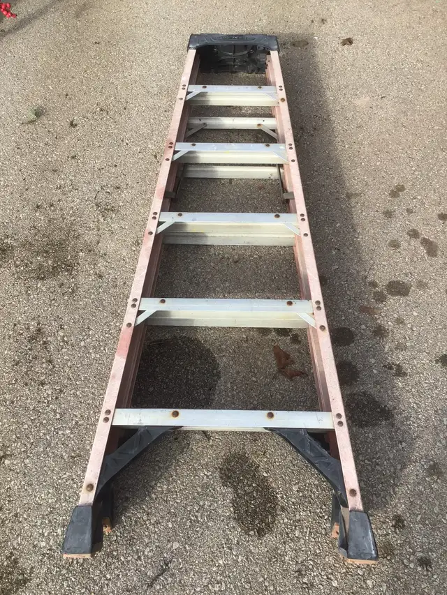 ELECT STEP LADDER FIBRGL 6' TYPE IA CSA WERNER in Ladders & Scaffolding in Oakville / Halton Region - Image 2