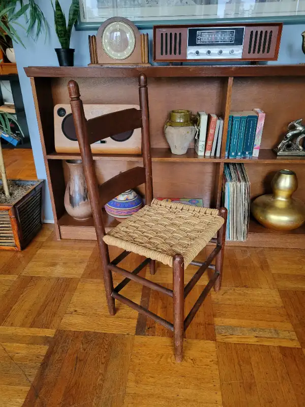 Antique Woven Rush Seat Ladder Chair in Chairs & Recliners in Downtown-West End - Image 2