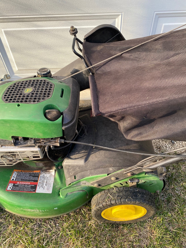 John Deere JS30 self propelled walk behind lawn mower Lawnmowers