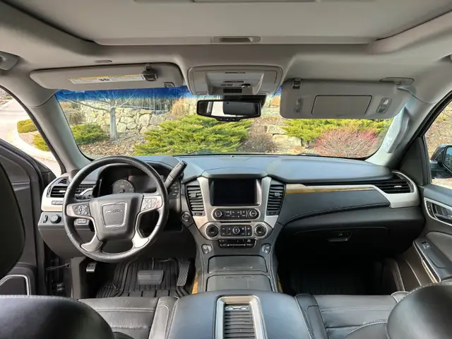 2017 GMC Yukon XL Denali 4WD in Cars & Trucks in Kelowna - Image 11