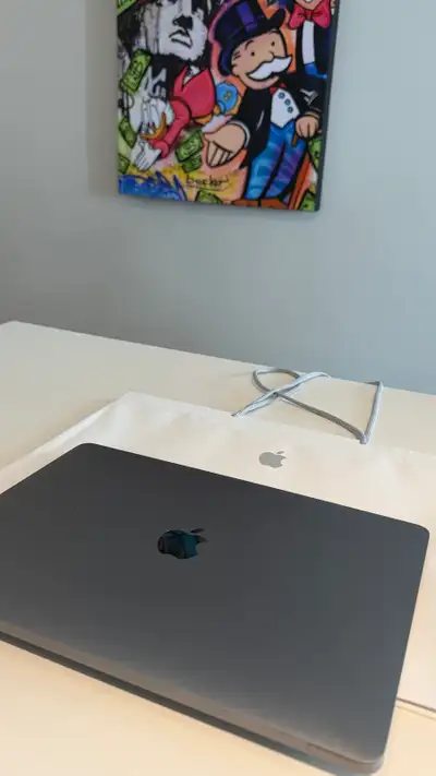 Macbook Pro 2022 M2 256gb, View more