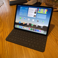 Apple Smart Keyboard Folio for iPad Air / Pro