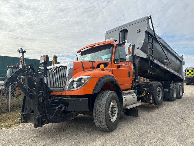 2013 INTERNATIONAL WORKSTAR 7600 in Heavy Trucks in Oakville / Halton Region - Image 2