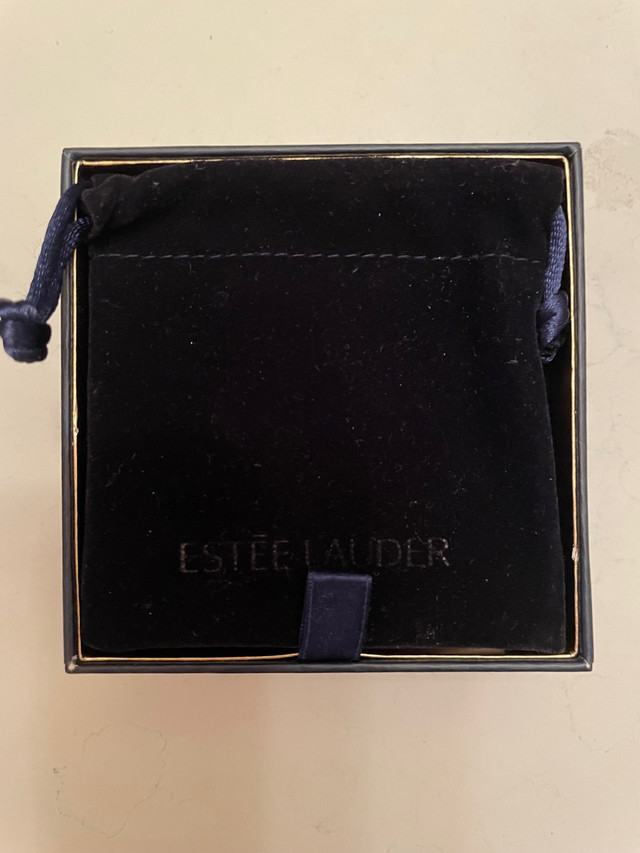 Estée Lauder RARE Ru Yi Translucent Pressed Powder - NEW in Arts & Collectibles in City of Toronto - Image 2