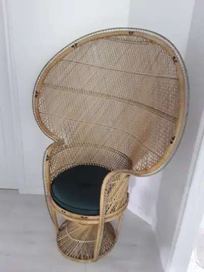 Chaise en rotin (Emmanuelle), View more