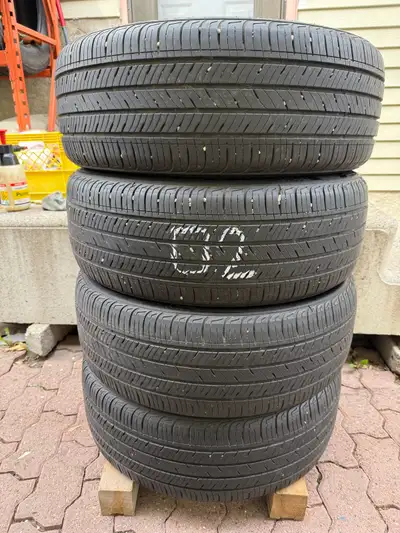 215/55R17 kumho solus TA31+ ( 4 pcs ) in good condition,.7-8/32 tread life left,.no damage,.no abnor...