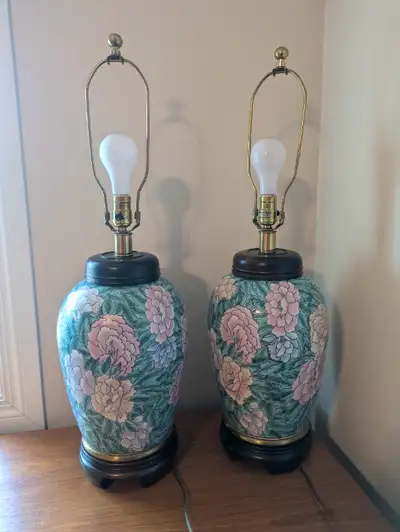Frederick Cooper designer lamps pair, Voir plus