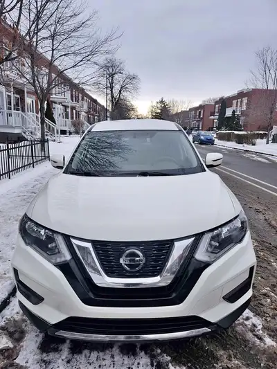 Nissan Rogue 2018 – 98 000 km Montréal / QC ✅ Points forts : Caméra de recul Sièges avant chauffants...