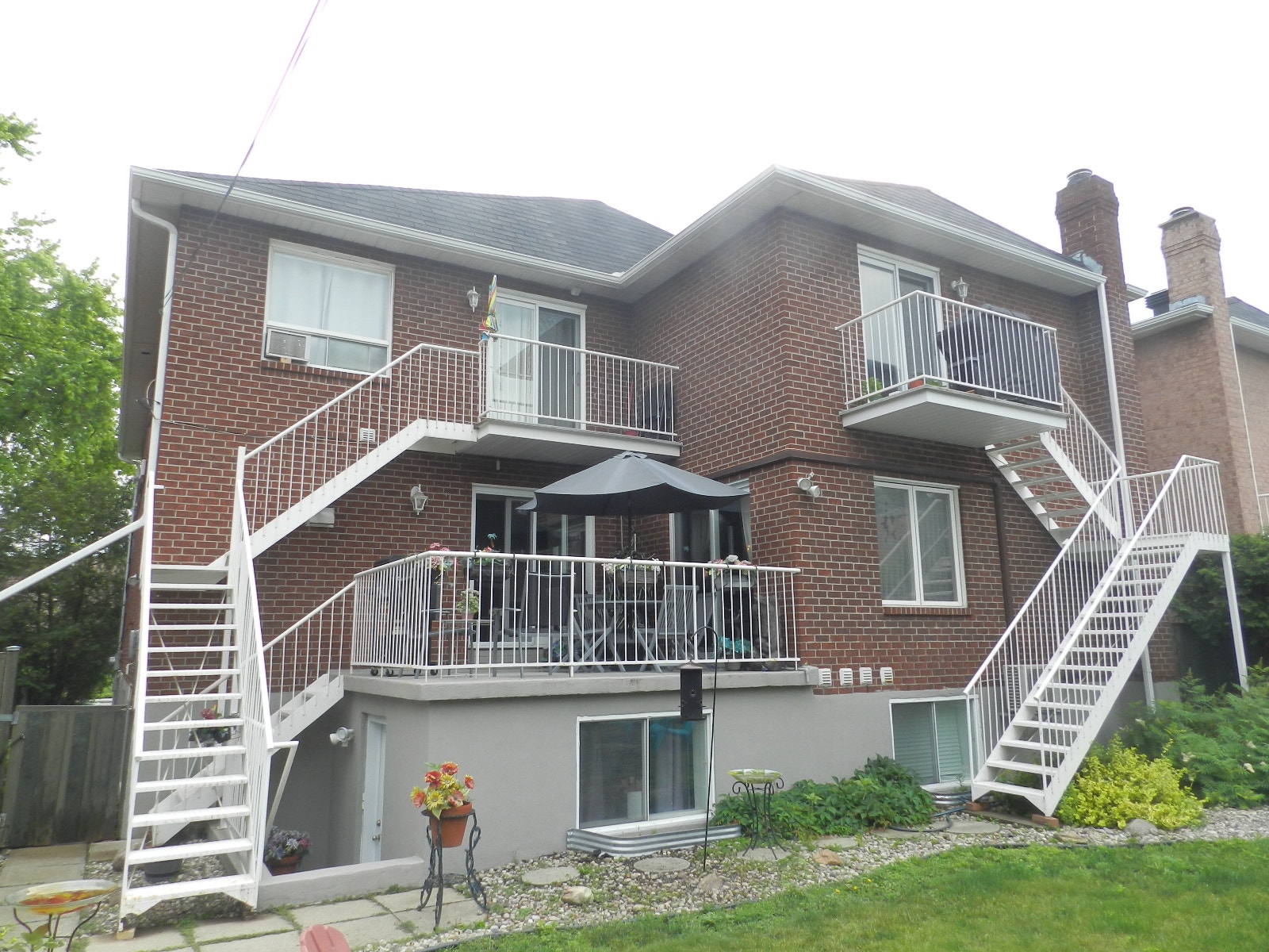 Spacieux Triplex comprenant 5 logements — photo 2