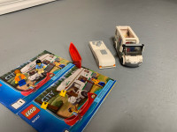 Lego set 60057 Camper Van