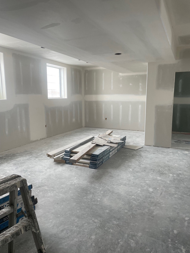 Drywall and muding services  in Drywall & Stucco Removal in Saskatoon