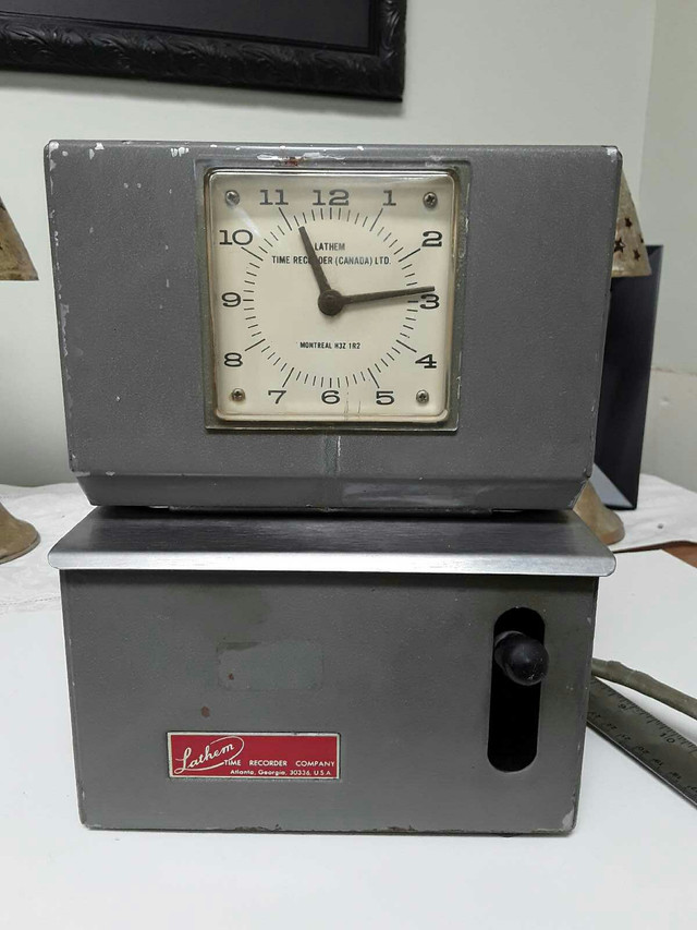 Vintage Latham Time Clock in Arts & Collectibles in St. Catharines - Image 4