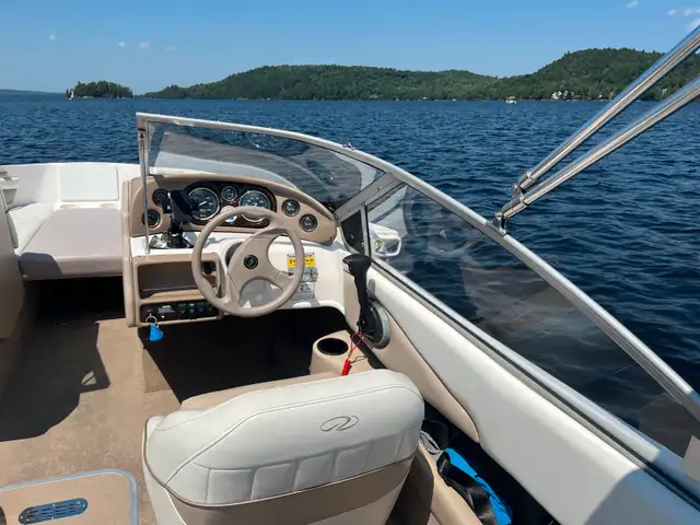 Regal Bowrider 1800 - 4.3 litres in Powerboats & Motorboats in Sherbrooke - Image 8