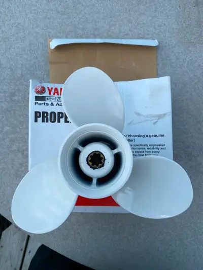 Yamaha OEM outboard propeller, new in box 9.9-20hp and may fit others . 3 blade , 9 1/4 x 10 , 2 ava...