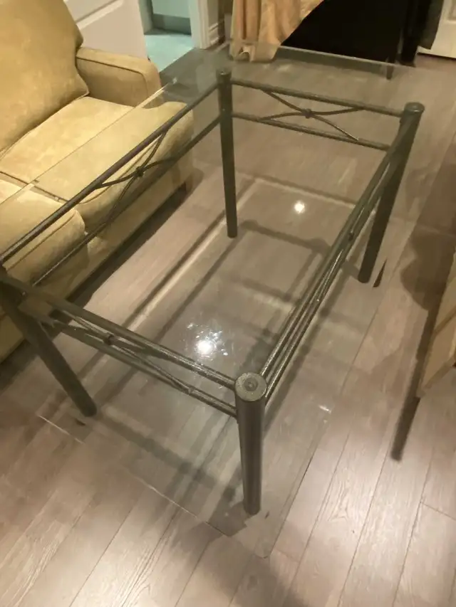 Glass table in Guitars in Markham / York Region - Image 3