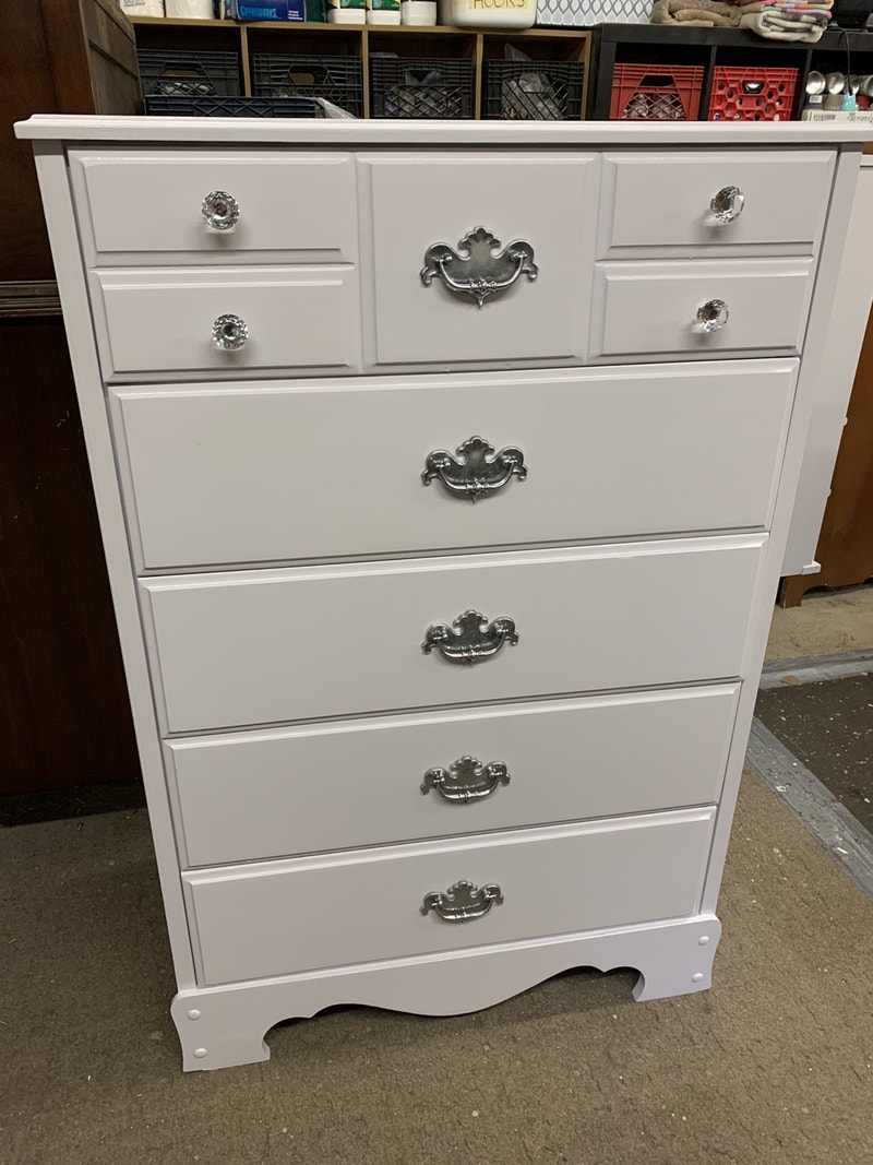 WHITE 5 DRAWER SOLID WOOD UPRIGHT DRESSER Dressers & Wardrobes