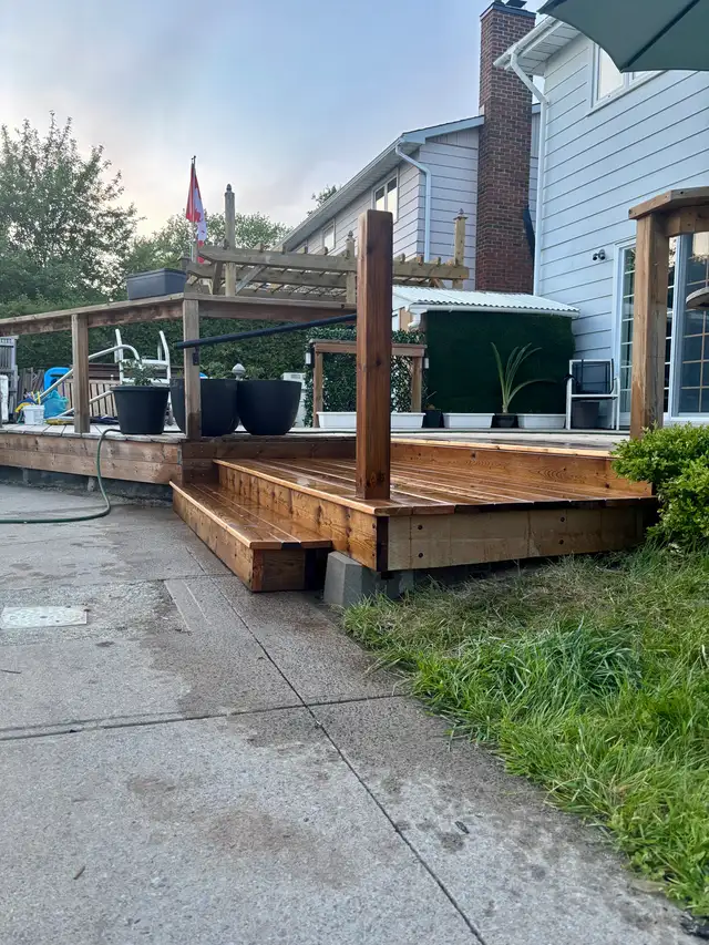 Solo Finish Carpenter & Woodworker | Decks, Trim & Accent Walls