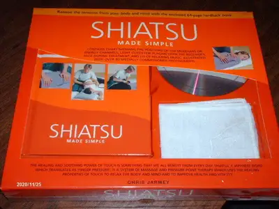 NEUF DANS SON PLASTIQUE D'ORIGINE CD + LIVRE +CHARTRE + LINGE APPELEZ AU 514-927-7083