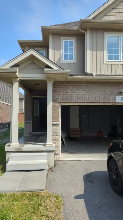 6 bedroom home for rent - university students Thorold