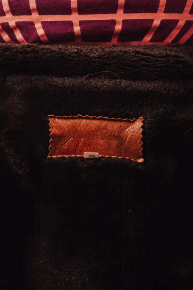 70's Vintage William Barry leather Coat - Shearling Lined in Men's in City of Toronto - Image 9