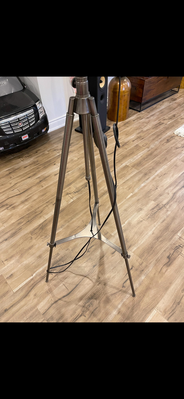 Studio floor lamp  in Indoor Lighting & Fans in Markham / York Region - Image 3