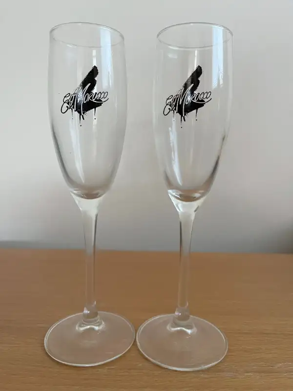 Champagne or Sparkling Wine/Juice Glasses (Set of 2) in Kitchen & Dining Wares in Delta/Surrey/Langley - Image 2