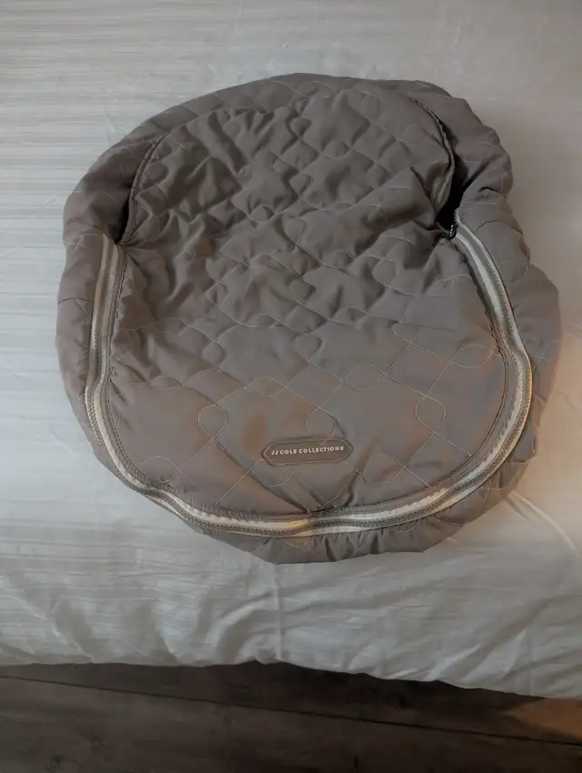 Infant Winter Car seat cover in Strollers, Carriers & Car Seats in Ottawa - Image 2